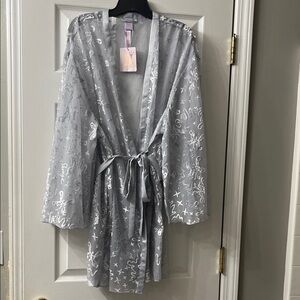 🔥🔥🩶🩶Savage X Fenty Sheer SEXY Gray Robe‼️